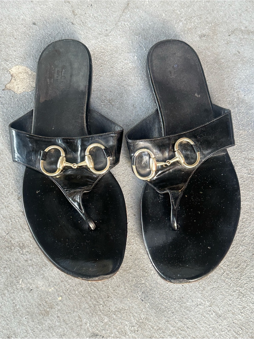 Gucci Women’s Black Patent Leather Sandals with Gold Horse bit Detail